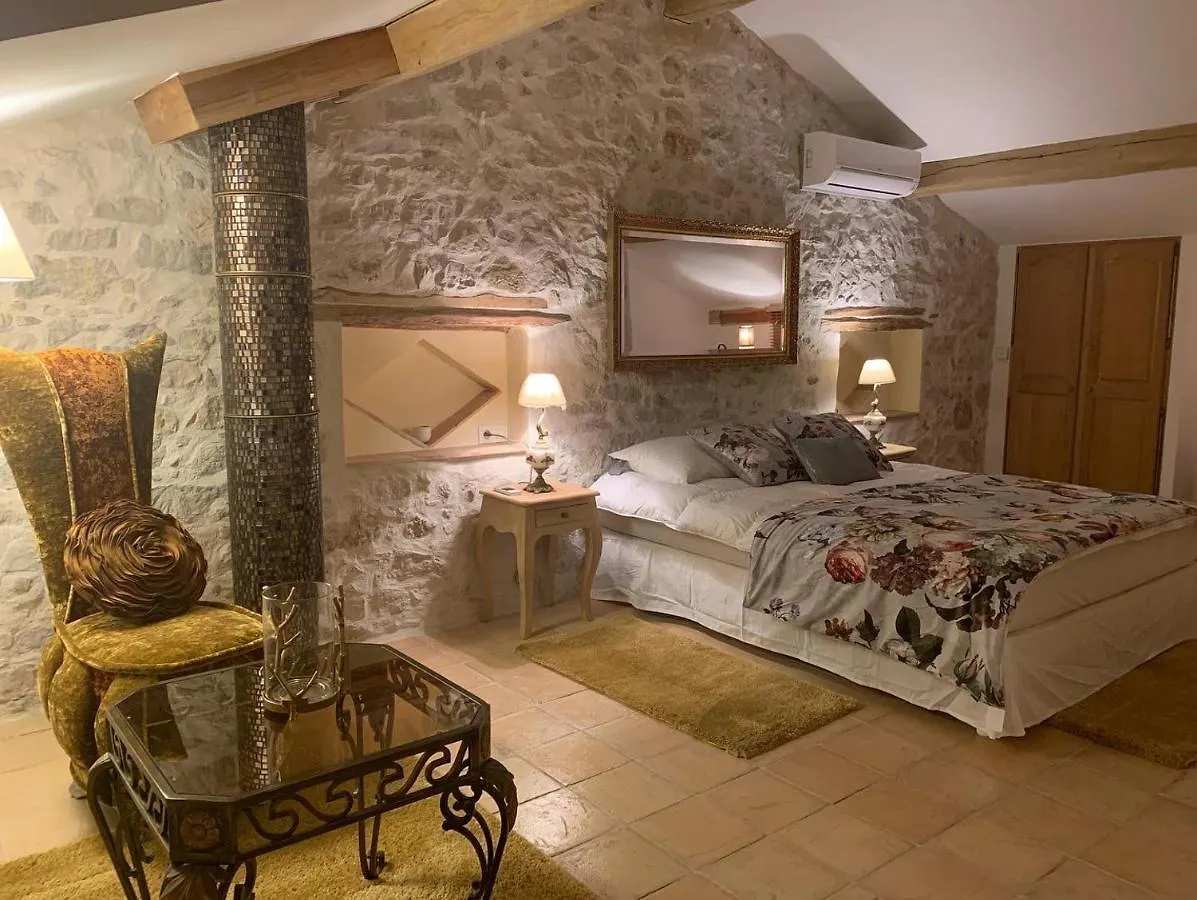 Bed and breakfast le mas des roses 1884 Vence